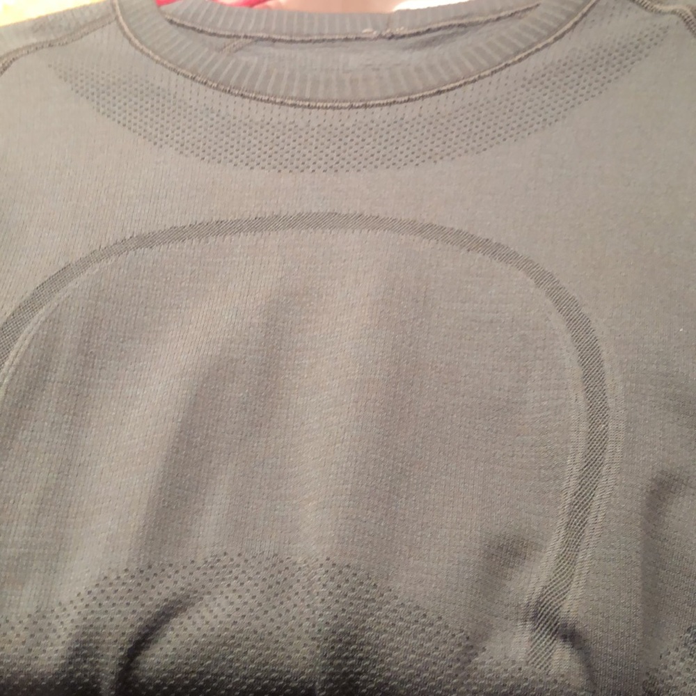 Lululemon top - Picture 3 of 5